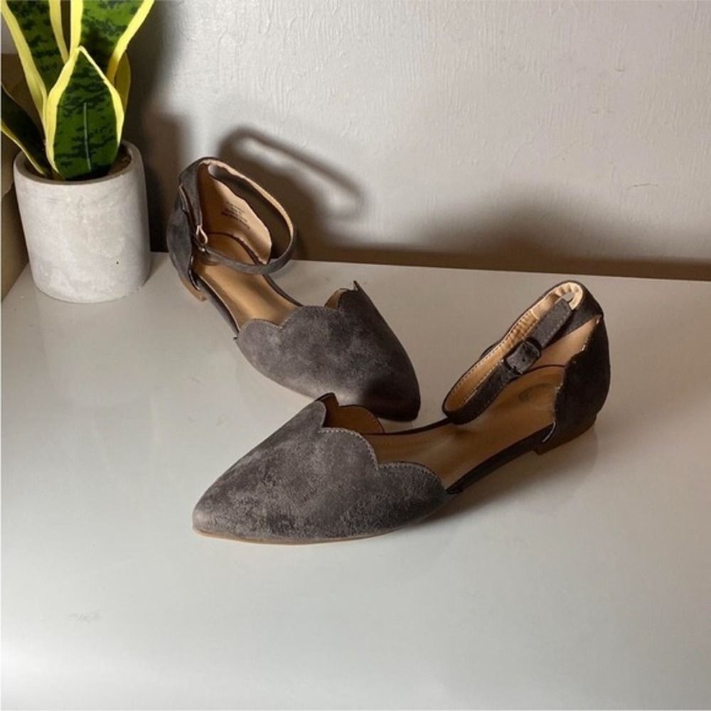 BALLET Chic Brown Women's‎ Scalloped Flats